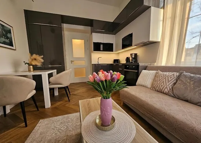 Beautiful With Terrace In Center Of * Praga